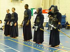équipe de kendo au combat